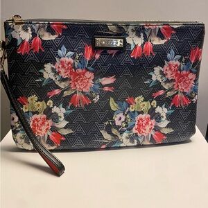 Also Flowered Clutch